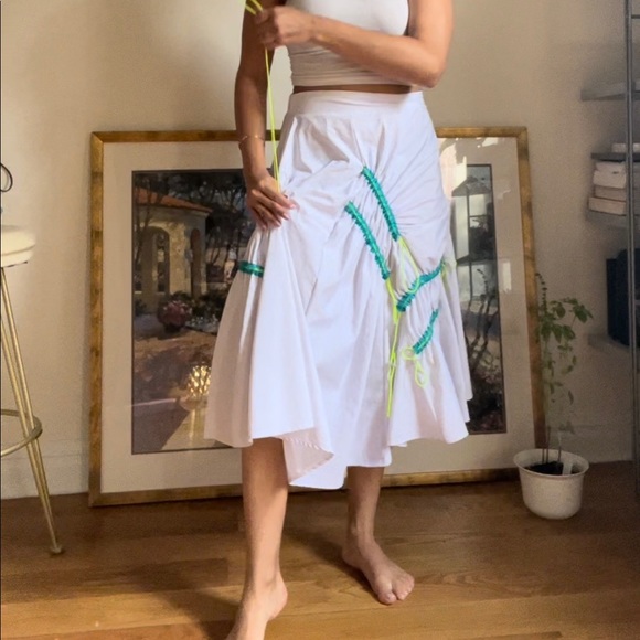 White drawstring utility skirt. - Picture 2 of 4